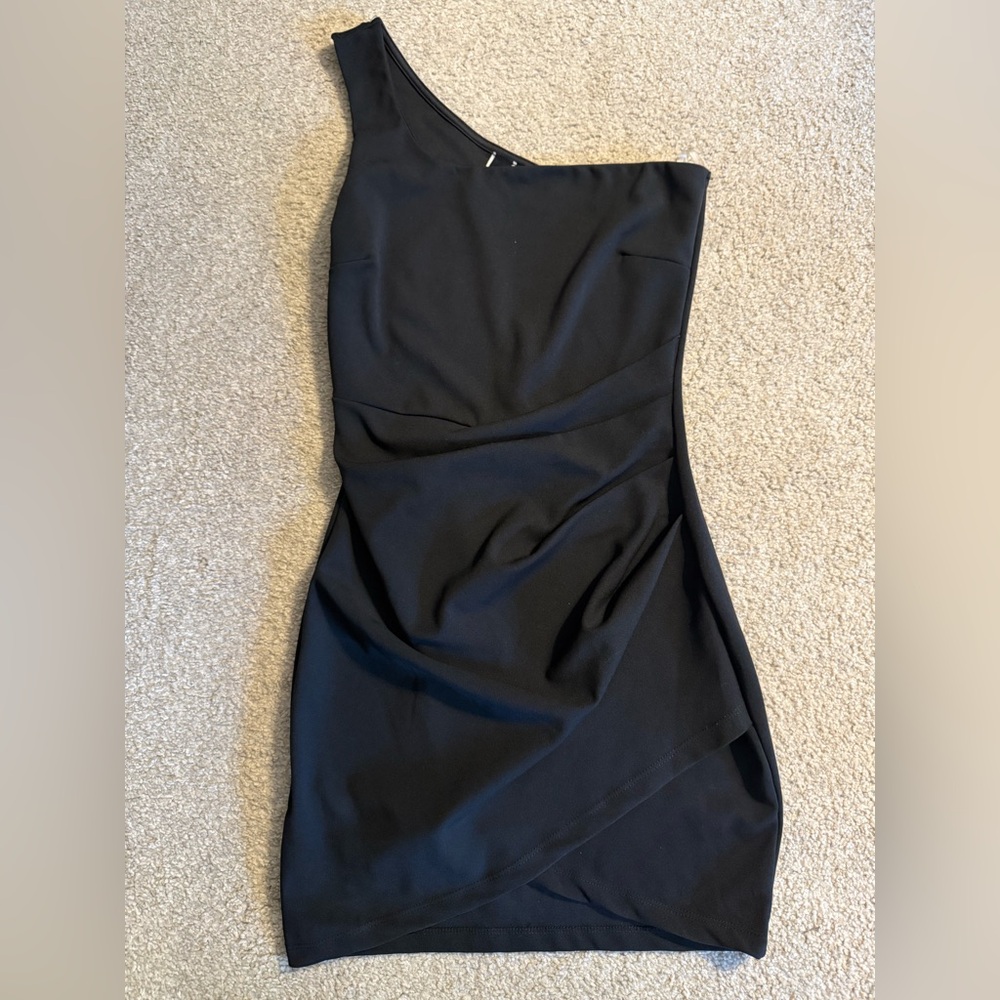 Windsor Black One-Shoulder Ruched Cocktail Dress